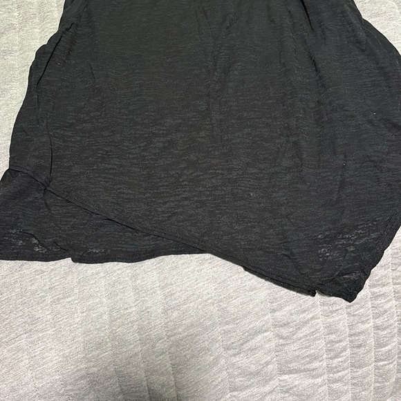 Lululemon asymmetrical tank size 6 - Picture 3 of 3